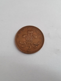 2 NEW PENCE